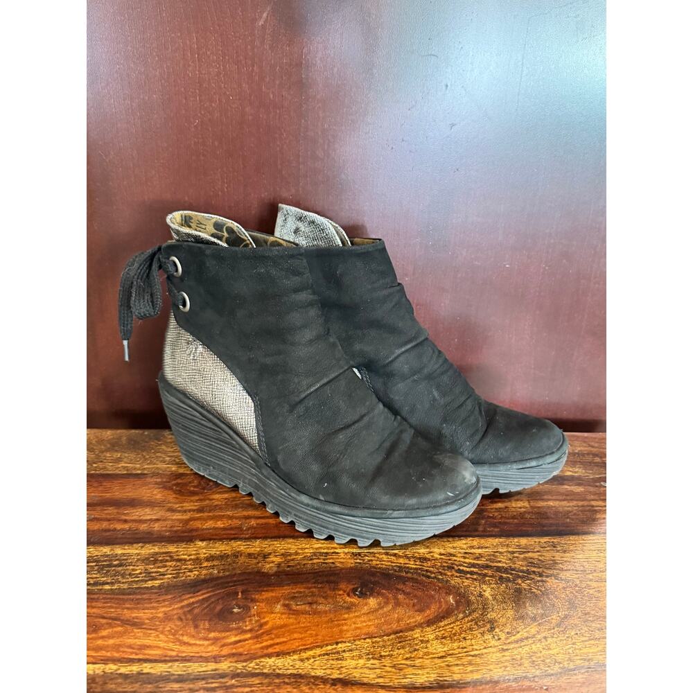 Fly London Yasi Suede Black Metallic Silver Wedge Ankle Booties SZ 9 Gorpcore
